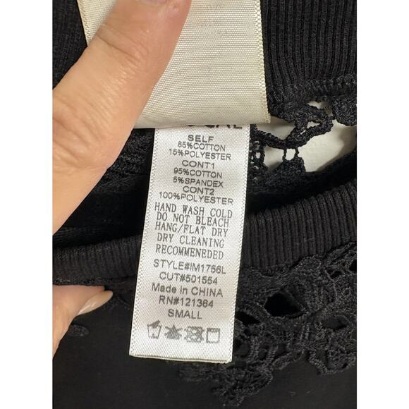 Vocal USA Women’s Small Black Lace Crochet Detail Long Sleeve Top Pullover - Picture 4 of 4